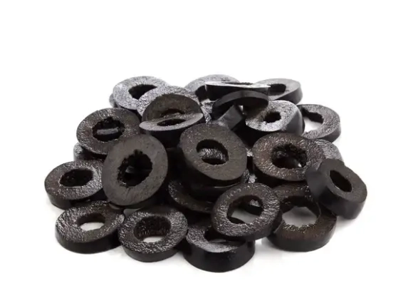 Black olives, sliced without seeds