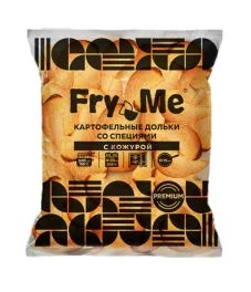 Fry Me Premium qobig'i bilan ziravorli kartoshka bo'laklari.